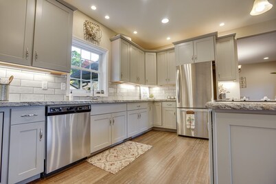 Black Diamond Retreat | Lakefront w/ Dock + Game Room!