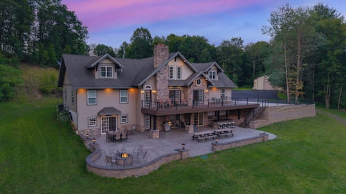 Black Diamond Retreat | Lakefront w/ Dock + Game Room!