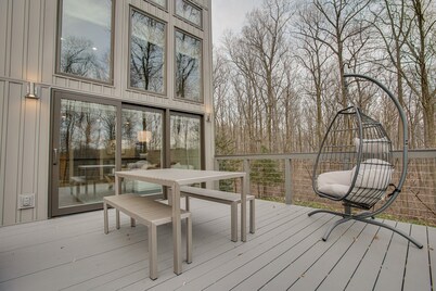 The Cube | HOT TUB + Deck | 15 Private Acres |