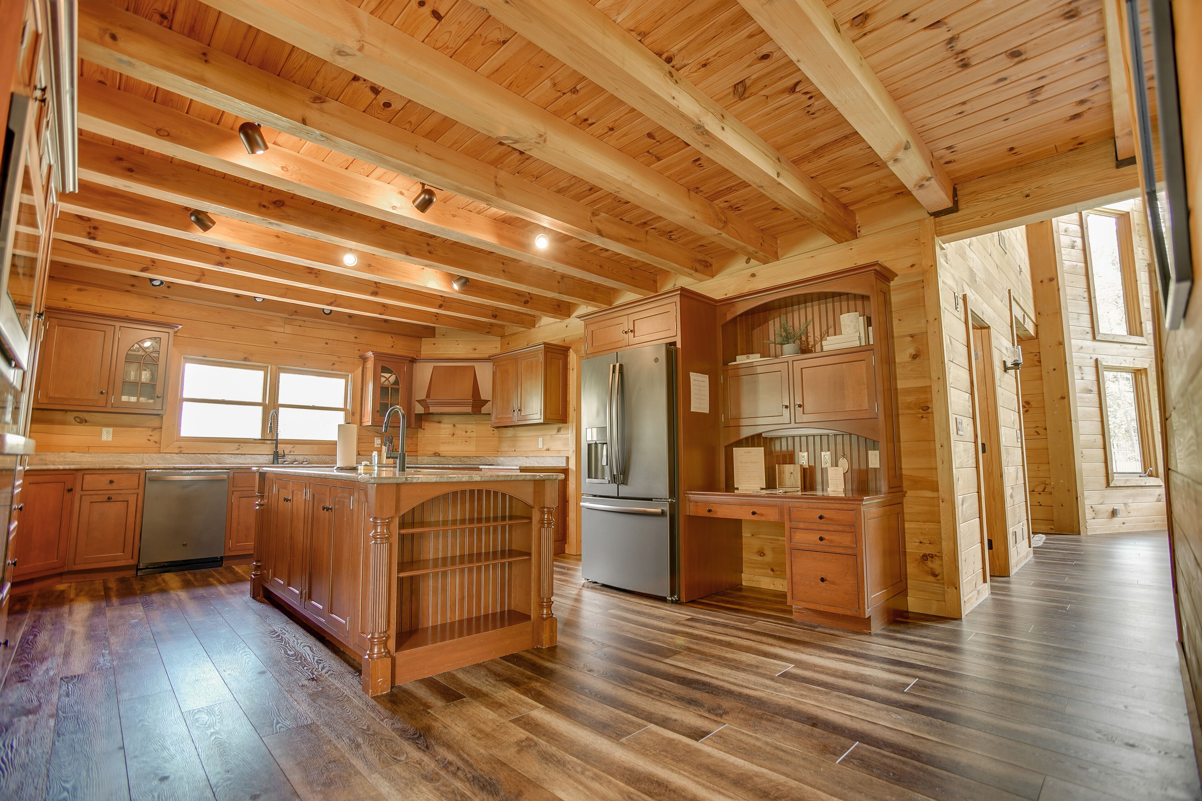 Mountain Top Cabin | HOT TUB + Private Pool!