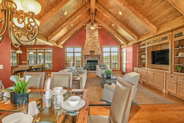 Televisión y chimenea 