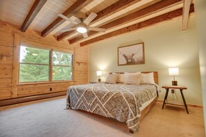 3 bedrooms, travel cot, WiFi, bed sheets - Fireside Cabin | HOT TUB, TV + Game Room! (Gaines)