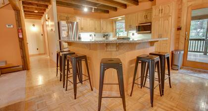 Fireside Cabin | HOT TUB, TV + Game Room!