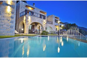 Pool - May offer!!! Book at a discounted rate, valid until 31st May.  (Phalasarna)