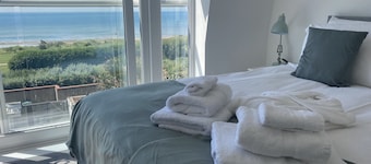 Stunning, newly refurbished, beachfront townhouse in Rustington