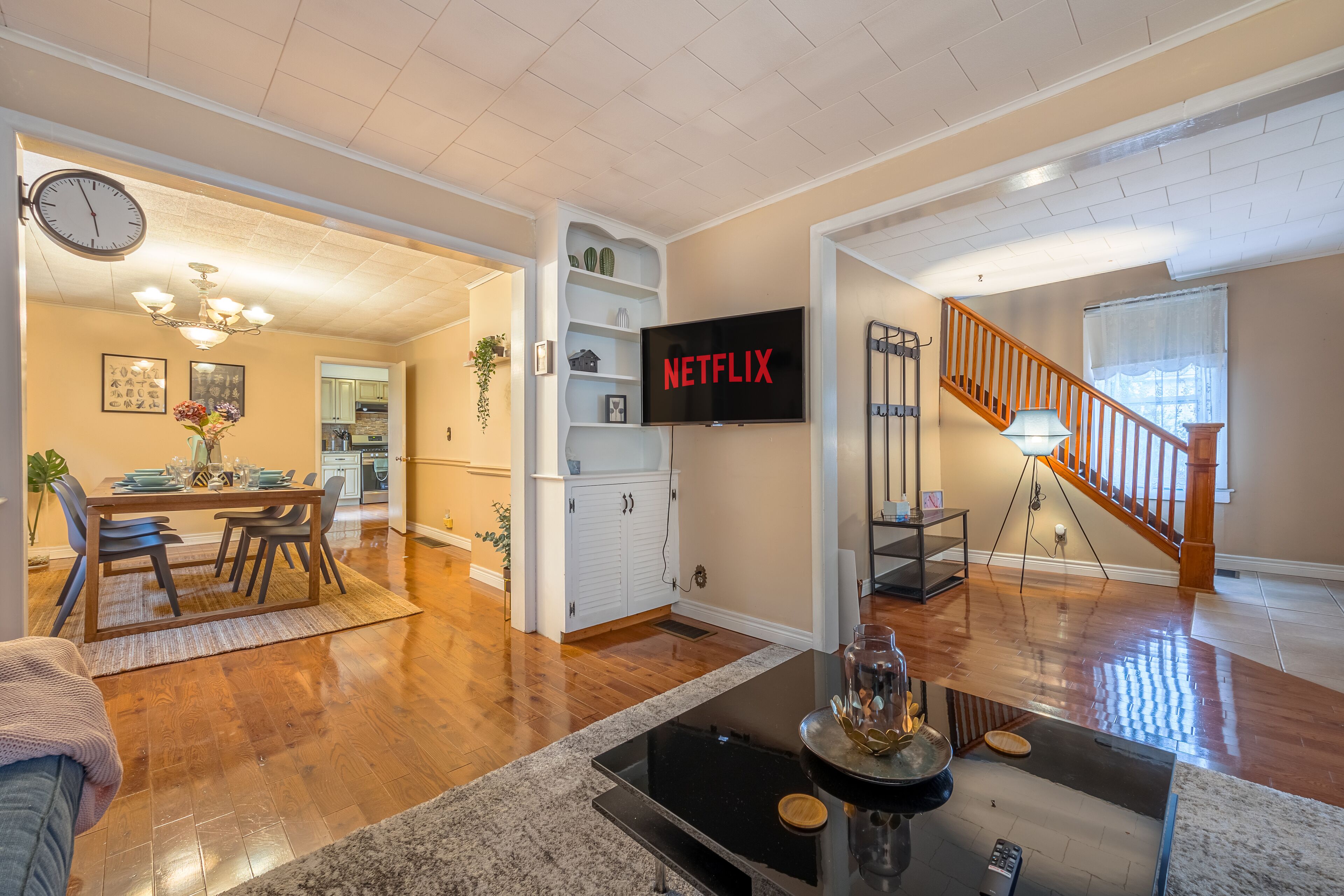 4 BDR Home☆Hot Tub☆Fire Pit☆BBQ☆Walk To River