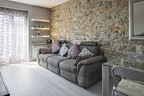 TV - ORDULARI - Basque Stay (San Sebastián/Donostia)