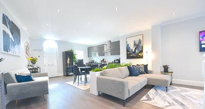 Contemporary Townhouse close to the Southbank & City Centre
