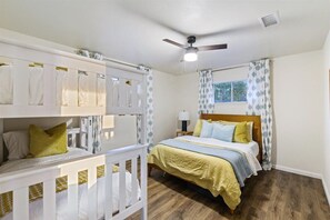 2 Schlafzimmer, Bügeleisen/Bügelbrett, Reisekinderbett, kostenloses WLAN