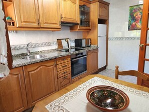 Frigorífic, microones, forn i torradora 