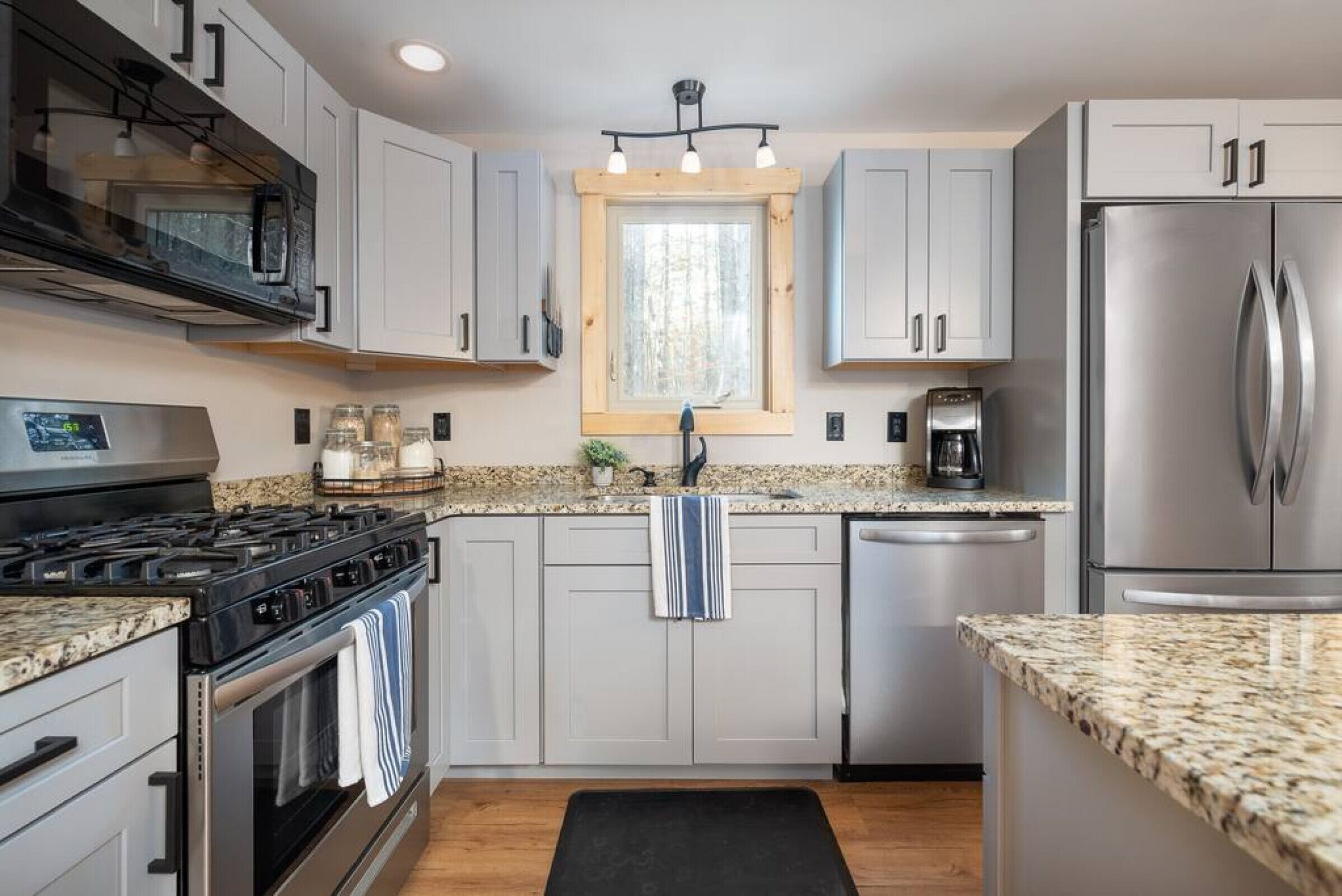 Wooded Wonderland with private wood fired Sauna!