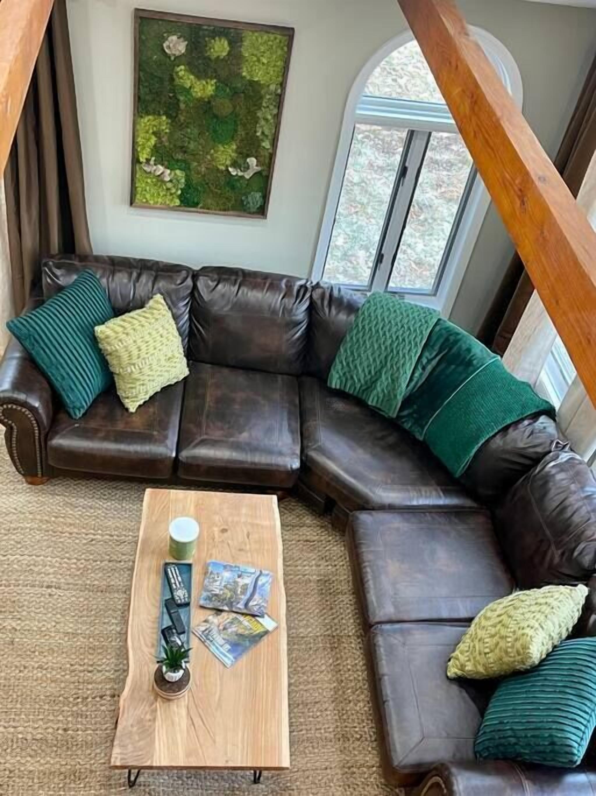 Luxurious & Lofty Mountain Retreat!