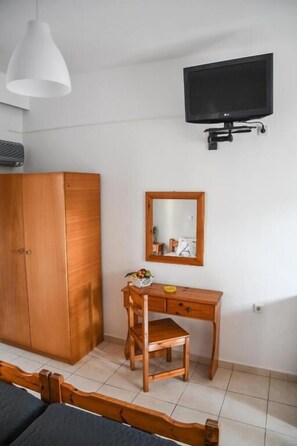 In-room safe, iron/ironing board, free WiFi