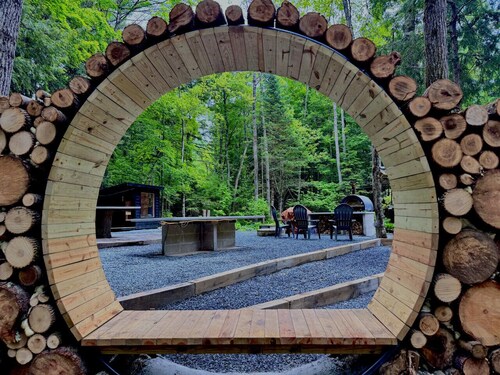 Riverside|Sauna|Hot tub|Pizza Oven|Dog-Friendly