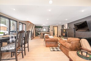 Interior - Riverside|Sauna|Hot tub|Pizza Oven|Dog-Friendly (Intervale)