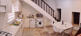 MALIA FOUNTAIN HOUSE