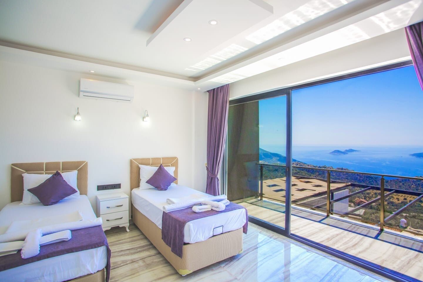 kalkan bölgesinde enfes deniz manzarasına sahip kiralık villa