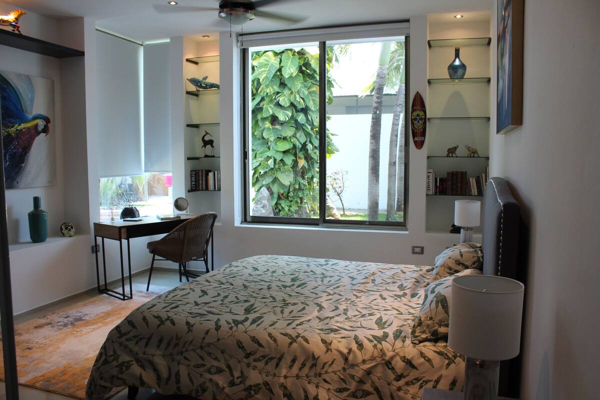 Exclusive Villa | Tempur-Pedic beds, in-room safe, laptop workspace, blackout drapes