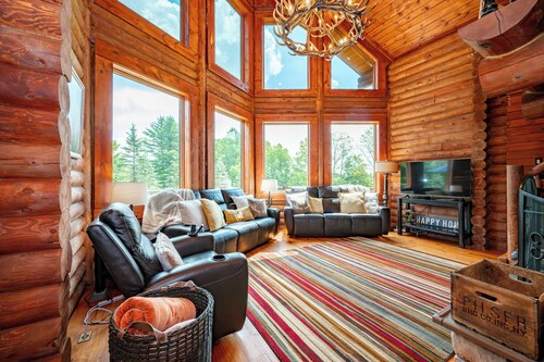 Dog Friendly Luxury Estate w/ Fire Pit, Hot Tubs & Dock