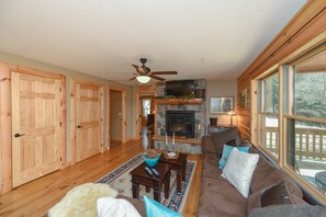 Smart TV, fireplace, DVD player