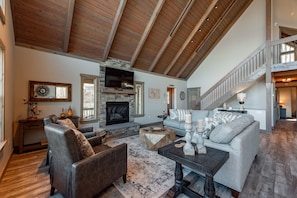 Smart TV, fireplace, DVD player