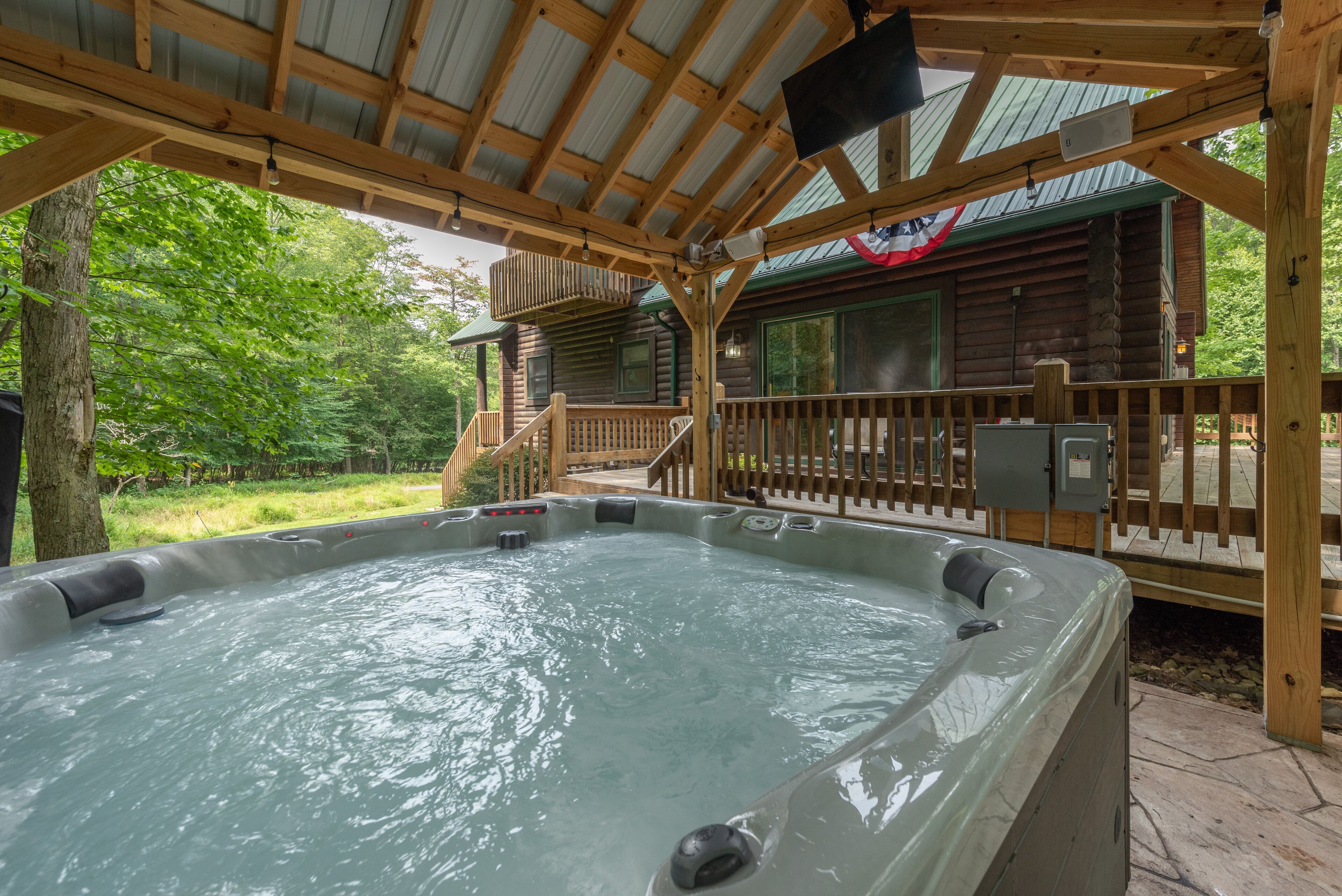 New! Tucked Inn: Lake Area, Dogs Welcome, Hot Tub, Fireplace, Fire Pit