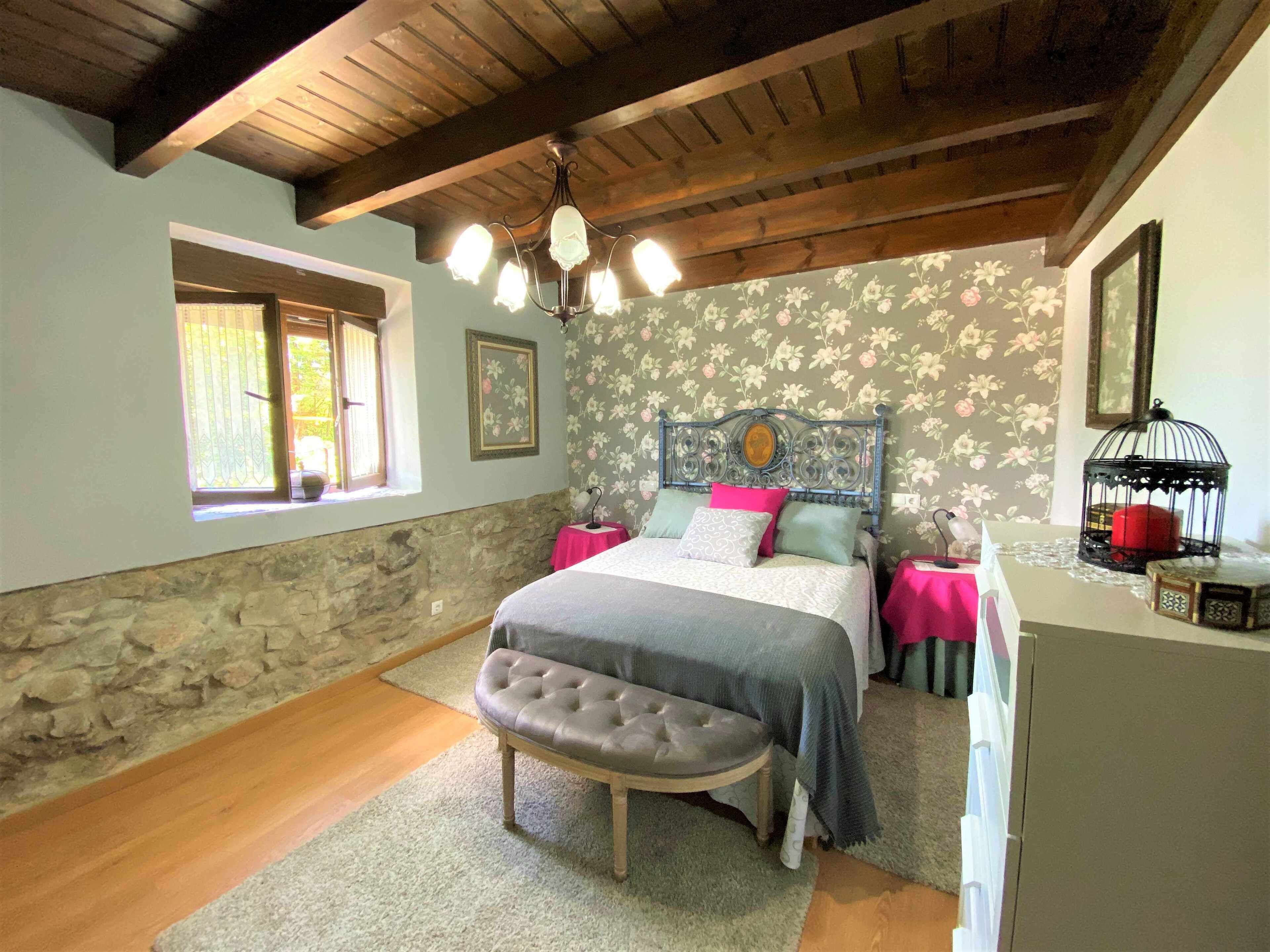 3 chambres, fer et planche à repasser, lit parapluie, Wi-Fi gratuit