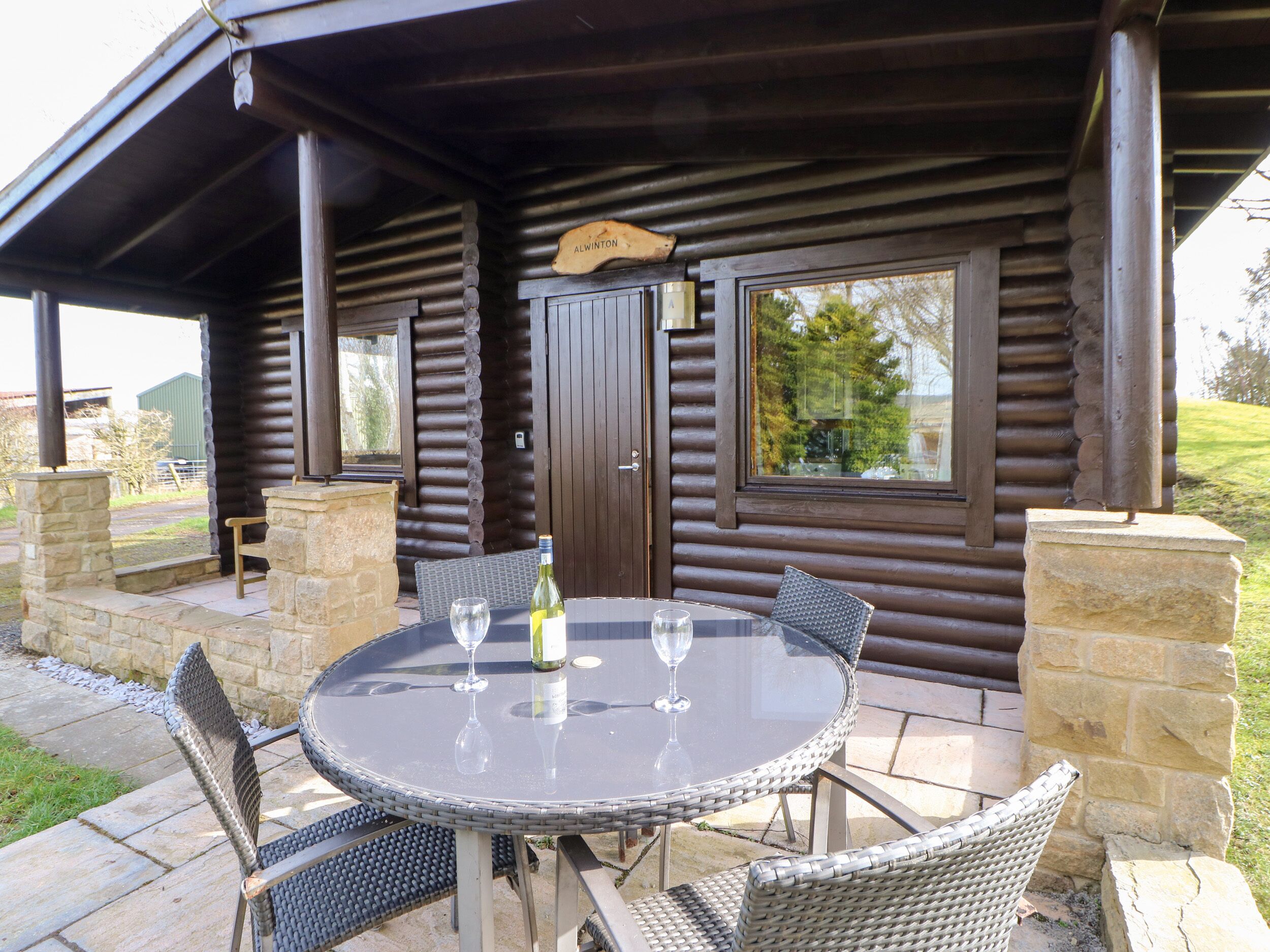 Cottage | Balcony