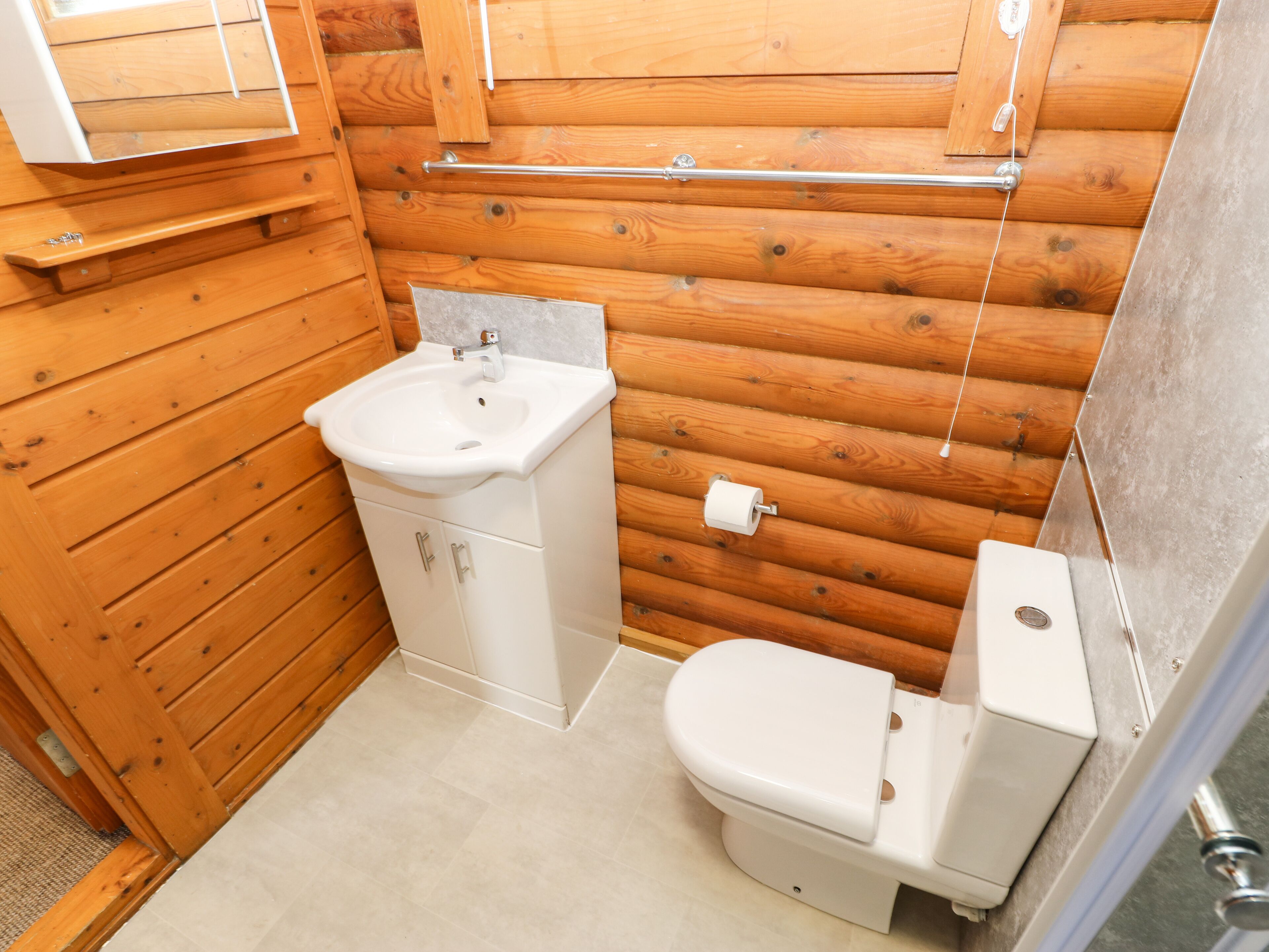 Cottage | Bathroom | Shower