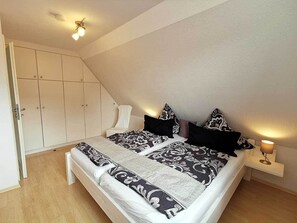 2 bedrooms, iron/ironing board, travel crib, free WiFi