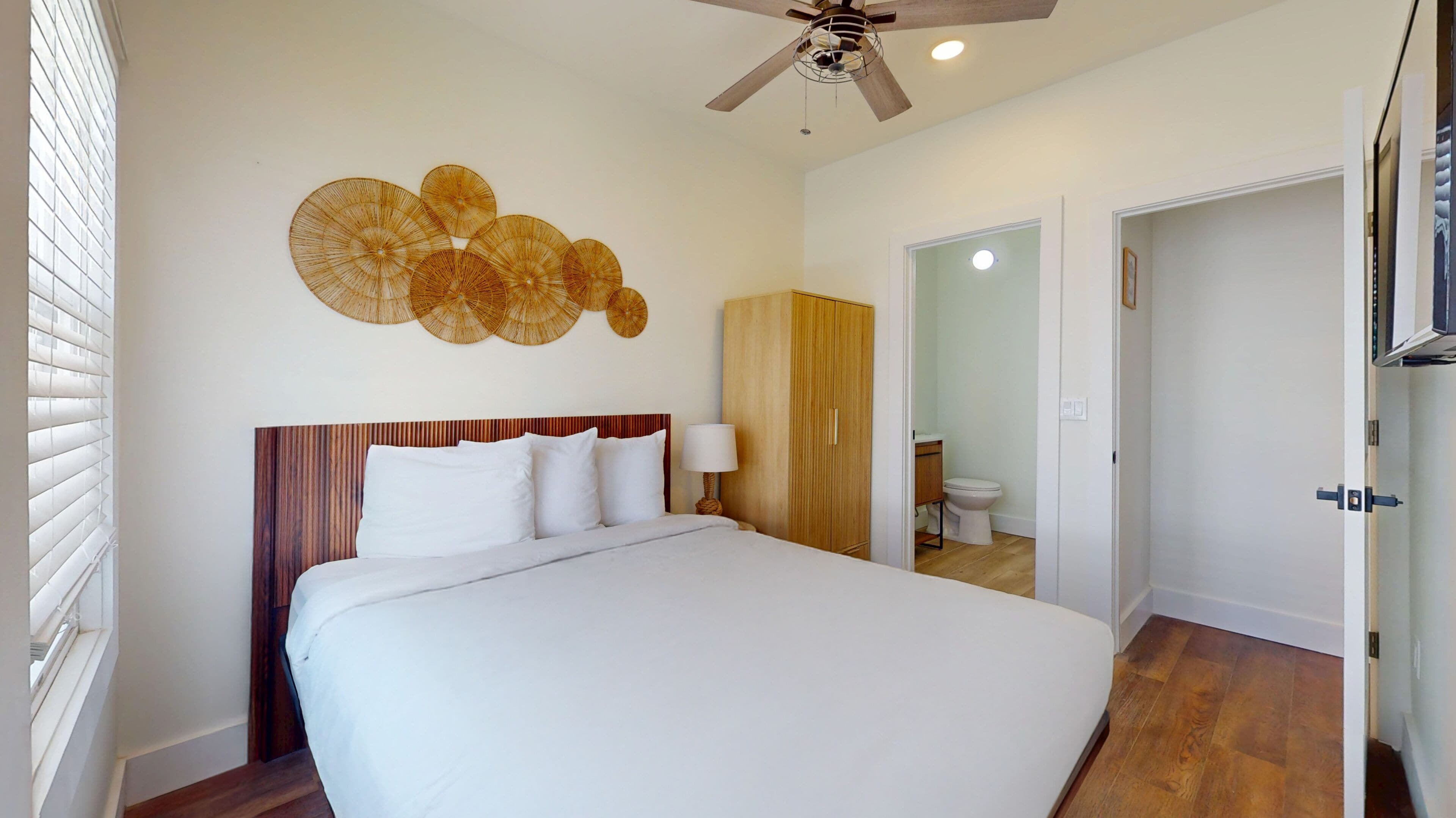 3 bedrooms, free WiFi, bed sheets