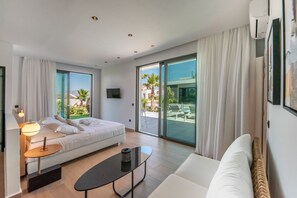 6 bedrooms, in-room safe, iron/ironing board, free WiFi