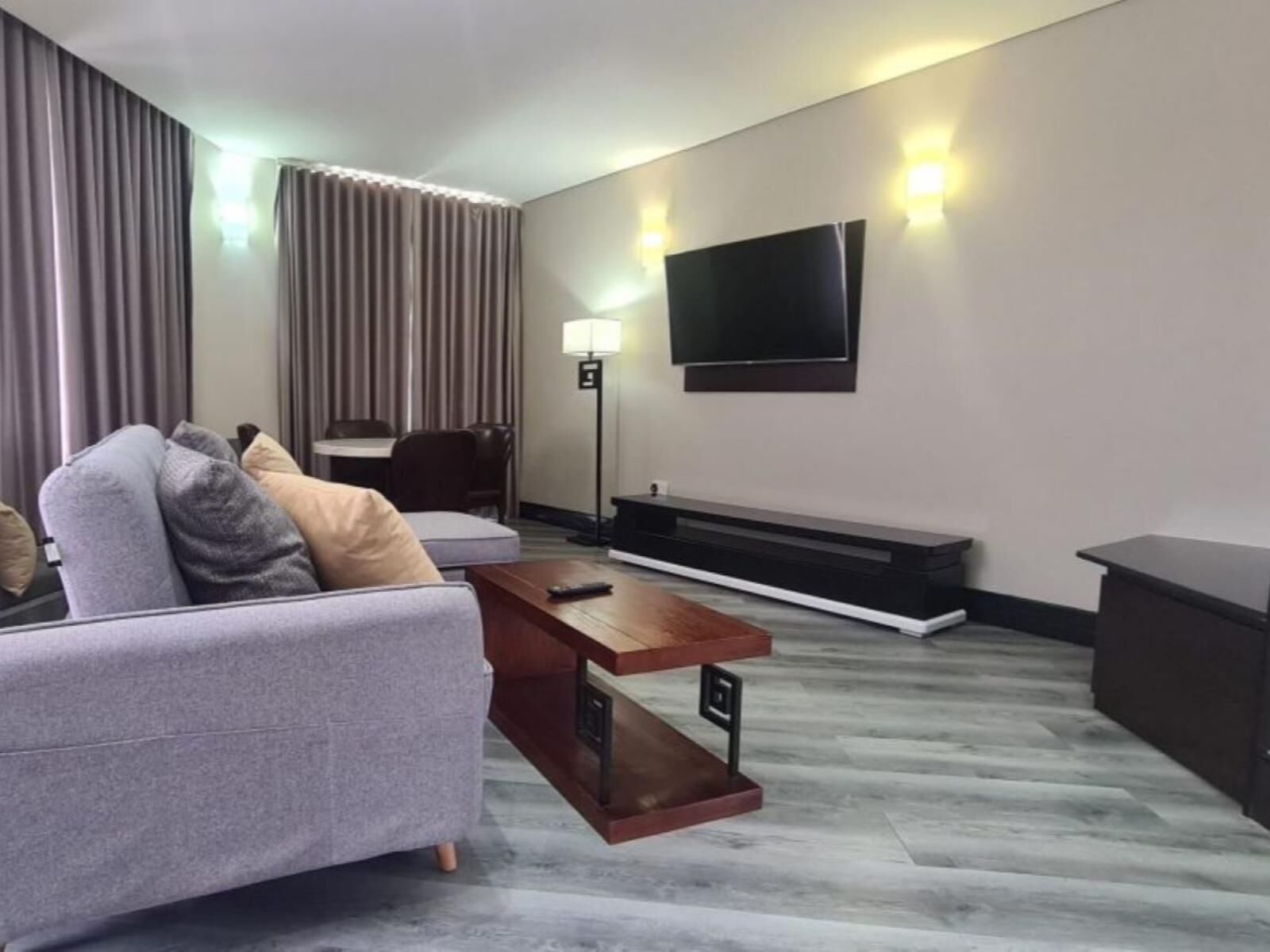 deluxe suite | 1 bedroom, in-room safe, iron/ironing board, free wifi