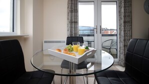 Private kitchen - Upper Millennium by Tŷ SA (Newport)