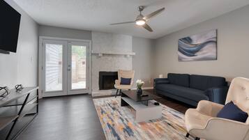 Smart-tv, pejs, bøger, smarte højttalere