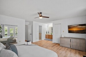 4 Schlafzimmer, Schreibtisch, Bügeleisen/Bügelbrett, Reisekinderbett