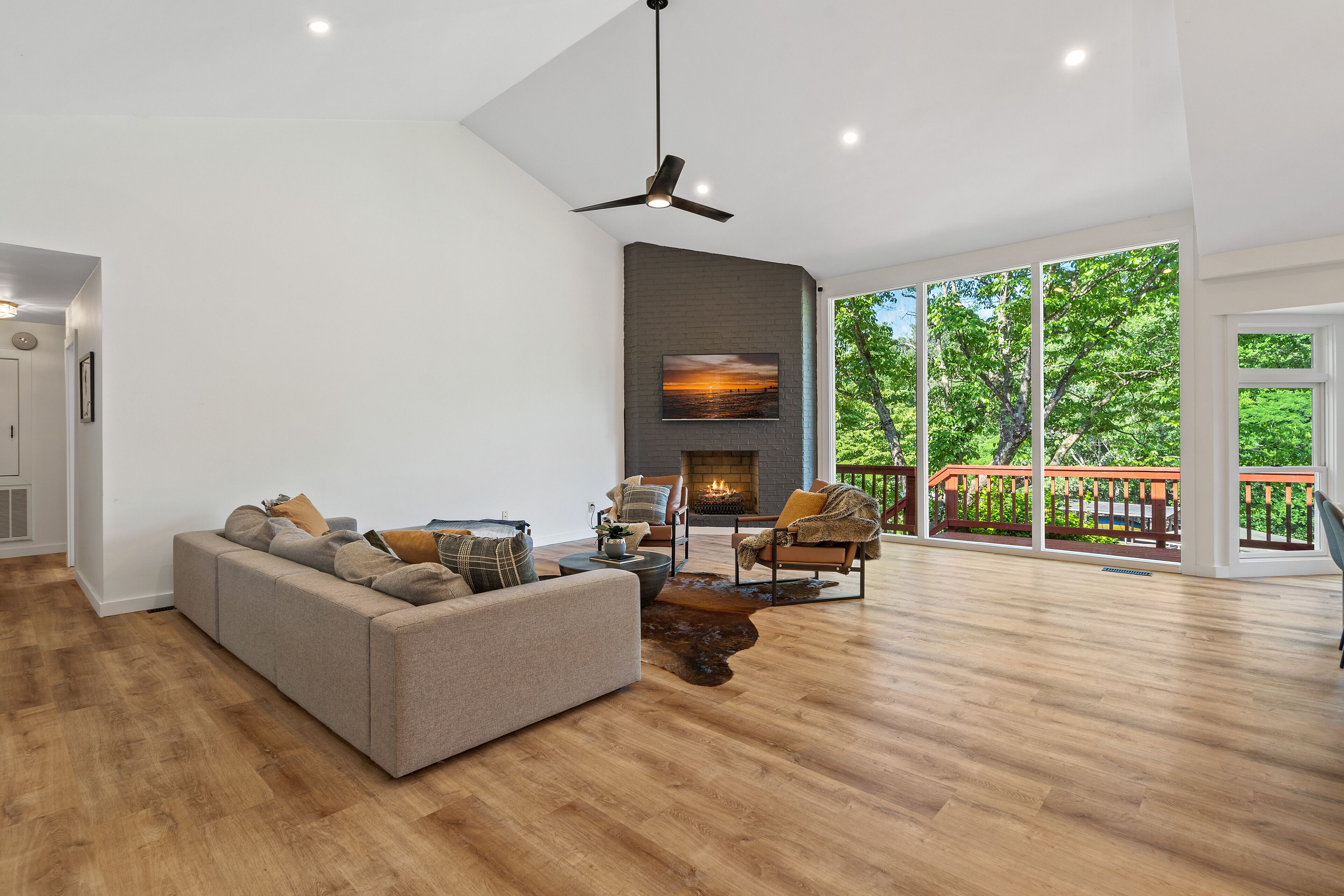 Luxury on the Lake - Kayaks, Paddle Boards, Fire Pit 