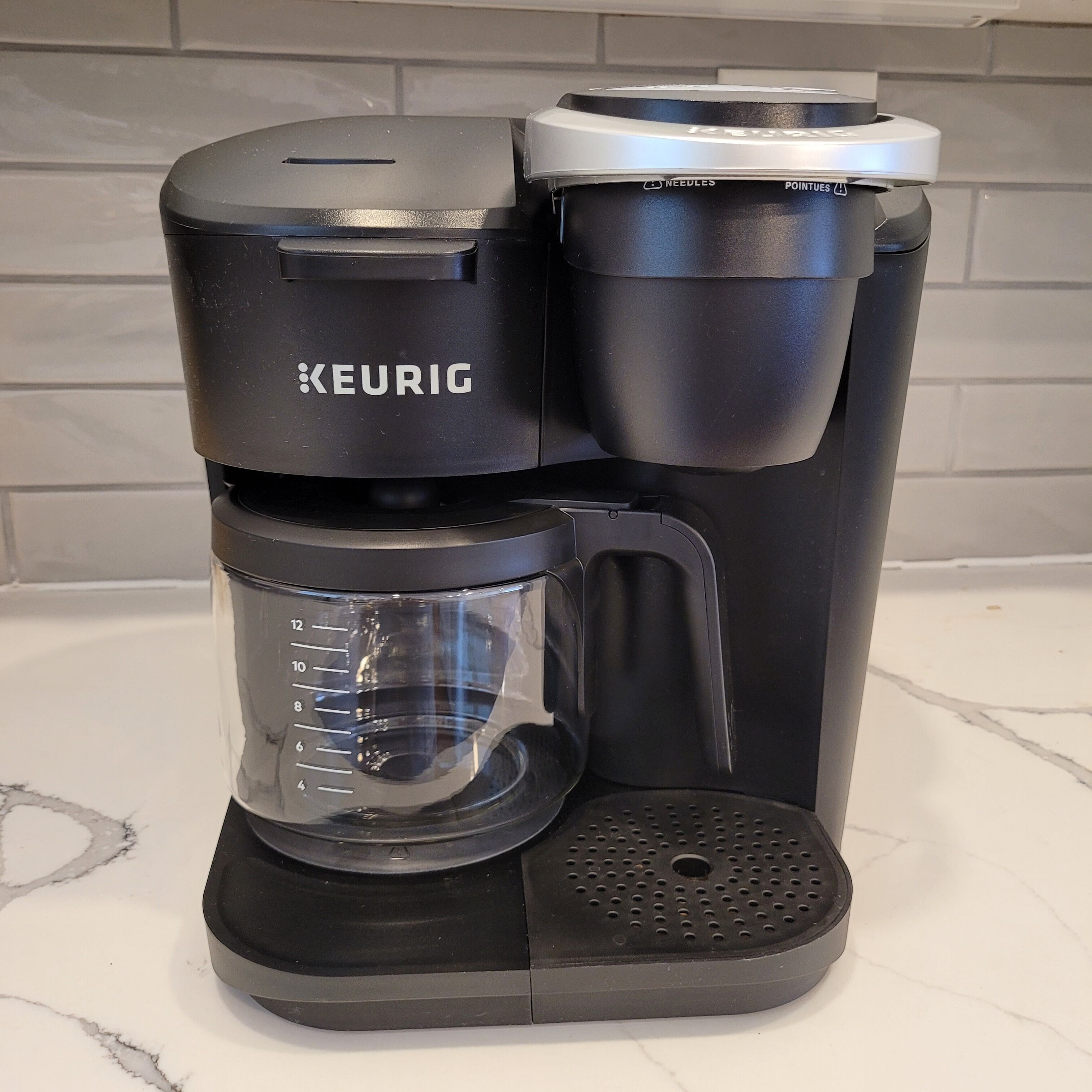 Cheerful Family Vacation House - minutes from the beach!