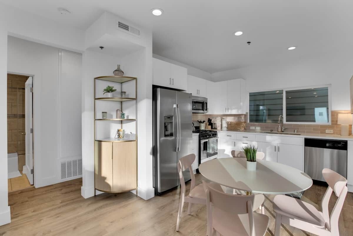 冰箱、微波炉、烤箱、炉灶