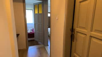 Classic Room | Individually decorated, desk, free WiFi, bed sheets