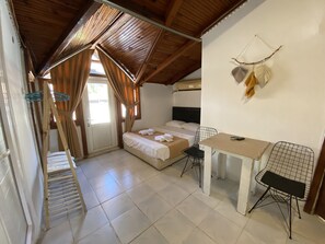 Deluxe Room | Individually decorated, desk, free WiFi, bed sheets - Fabric Otel Akyaka (Ula)