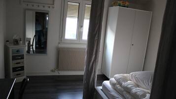 1 Schlafzimmer, Schreibtisch, Bügeleisen/Bügelbrett, kostenloses WLAN