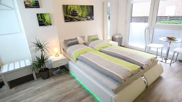 1 bedroom, desk, free WiFi, bed sheets