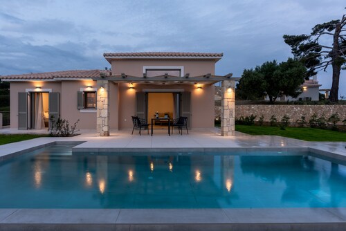 Faenne - Zeus Blue Villas, Kefalonia. 1 storey house sleeps 2 people