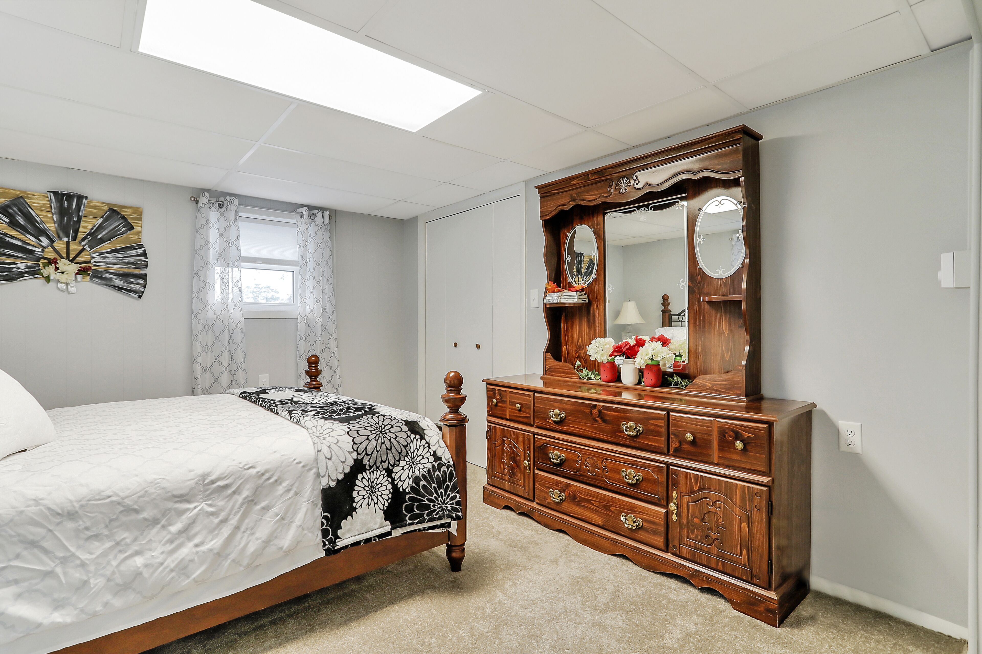 Peaceful Country Setting, Without The Long Drive. 5 Min to Hospital