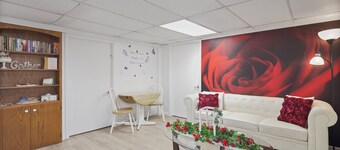 Peaceful Country Setting, Without The Long Drive. 5 Min to Hospital