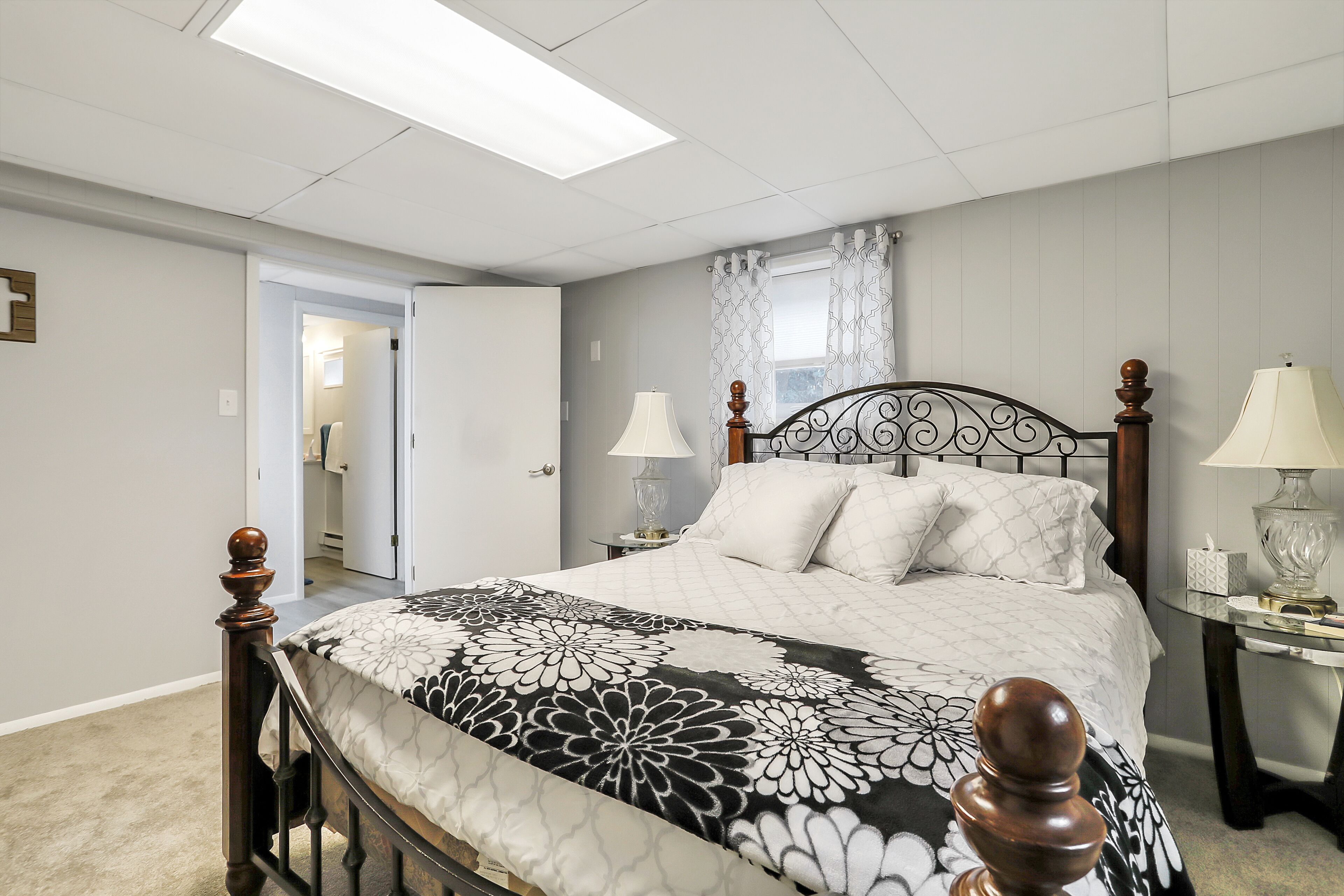 Peaceful Country Setting, Without The Long Drive. 5 Min to Hospital