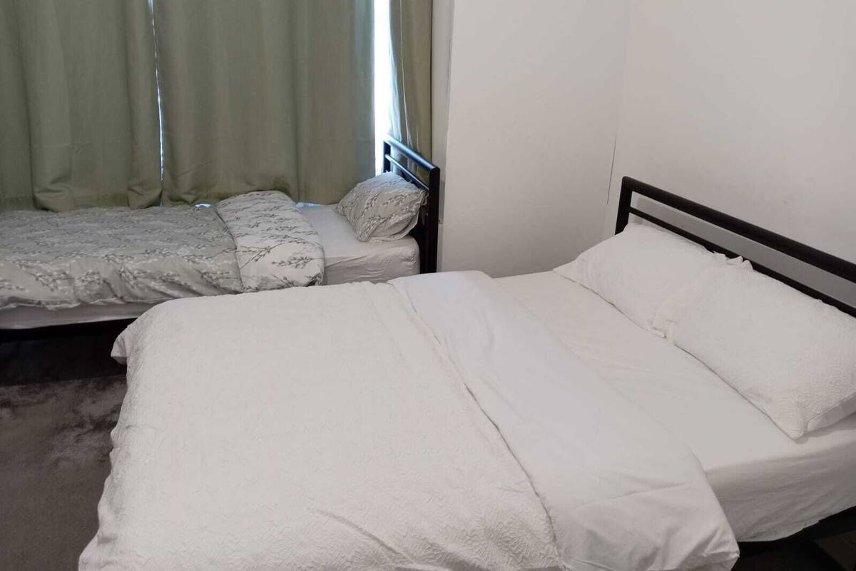 Comfort-Zimmer | Individuell dekoriert, individuell eingerichtet, Schreibtisch