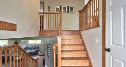 Cozy Cottage Getaway - 6 Acres -3 Bedrooms!