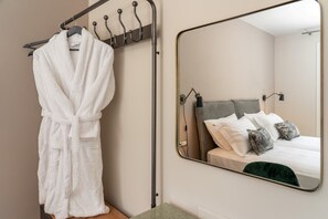 2 bedrooms, iron/ironing board, travel crib, free WiFi